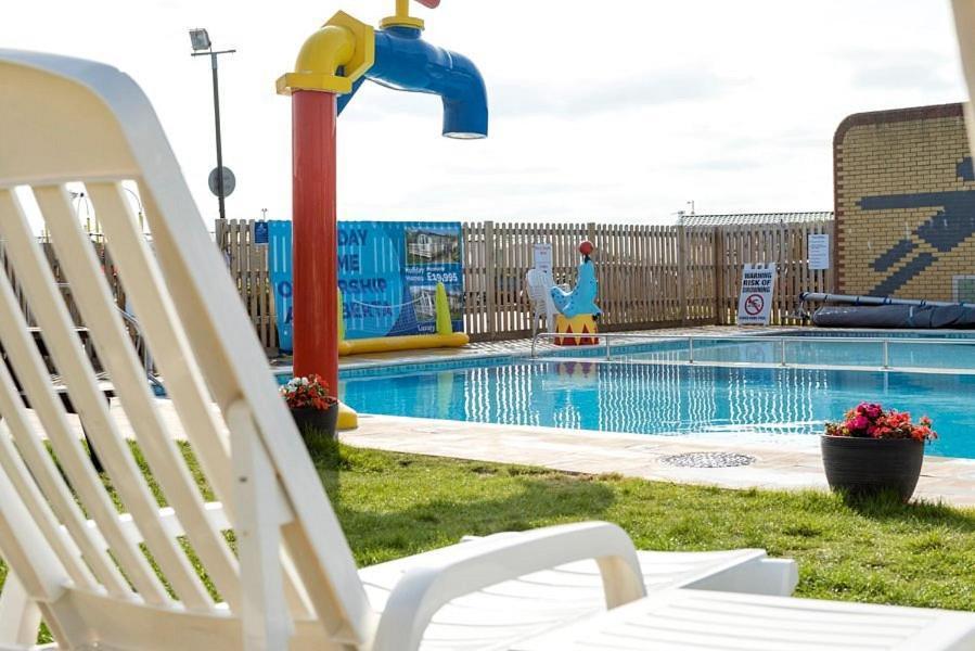 Luxury Whitstable Caravan Seasalter Экстерьер фото